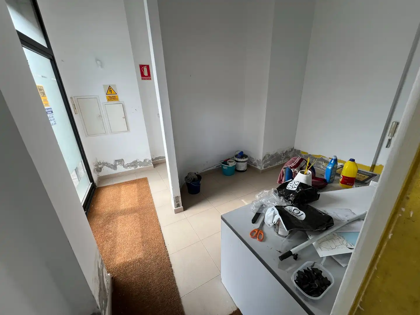 Nau industrial de lloguer en Ames amb Alarma