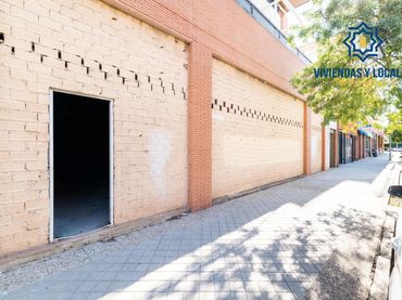 Local comercial en venda a Calle TORRE DE LAS CABEZAS 12