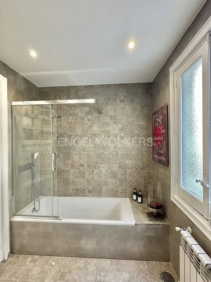 Baño de Piso de alquiler en Madrid con Aire acondicionado, Calefacción y Amueblado