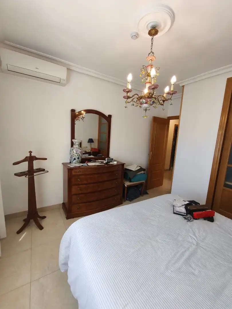 Schlafzimmer von Wohnung zur Miete in Sevilla mit Klimaanlage, Heizung und Terrasse