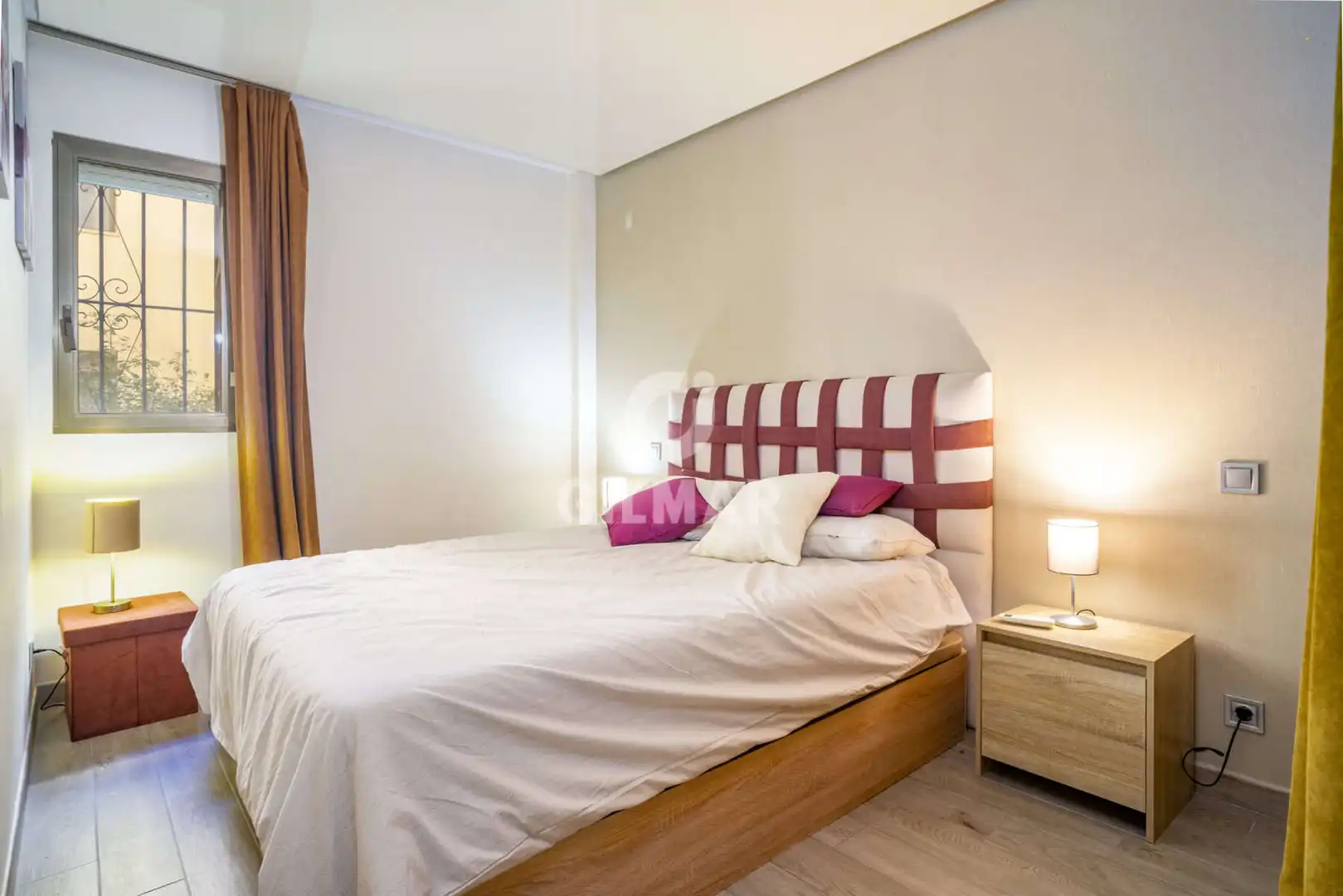 Habitación de Planta baja en venta en Estepona con Calefacción, Jardín privado y Piscina