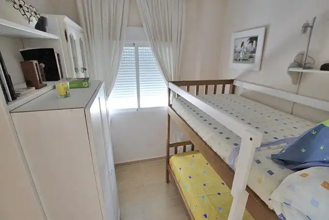 Habitación de Apartamento en venta en Guardamar del Segura con Aire acondicionado, Terraza y Trastero