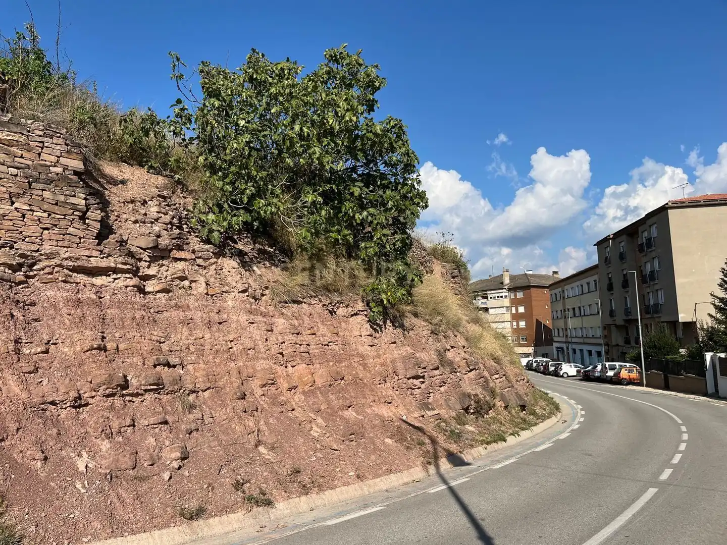 Außenansicht von Residential zum Verkauf in Cardona