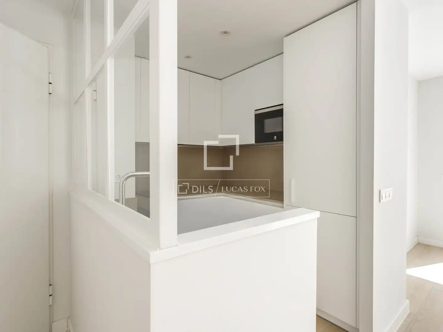 Kitchen of Flat for rent in Madrid  with Air Conditioner, Heating and Parquet flooring