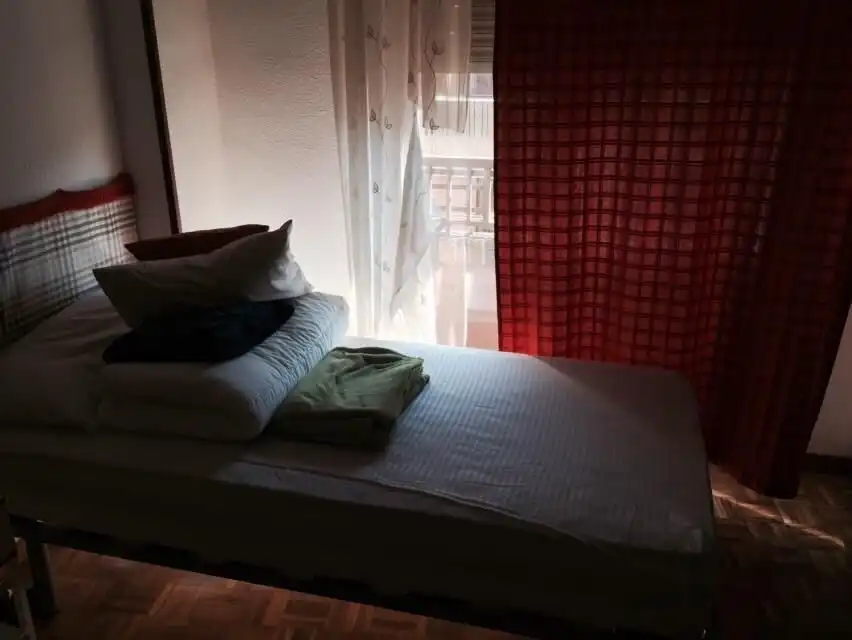 Dormitori de Pis de lloguer en Granada amb Aire condicionat, Calefacció i Parquet