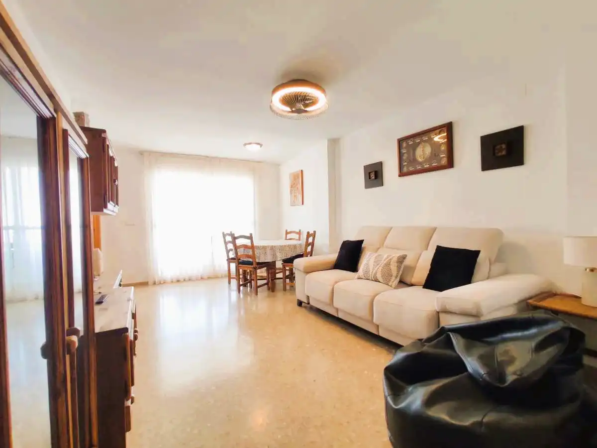 Sala de estar de Apartamento en venta en Canet d'En Berenguer con Terraza, Amueblado y Piscina comunitaria