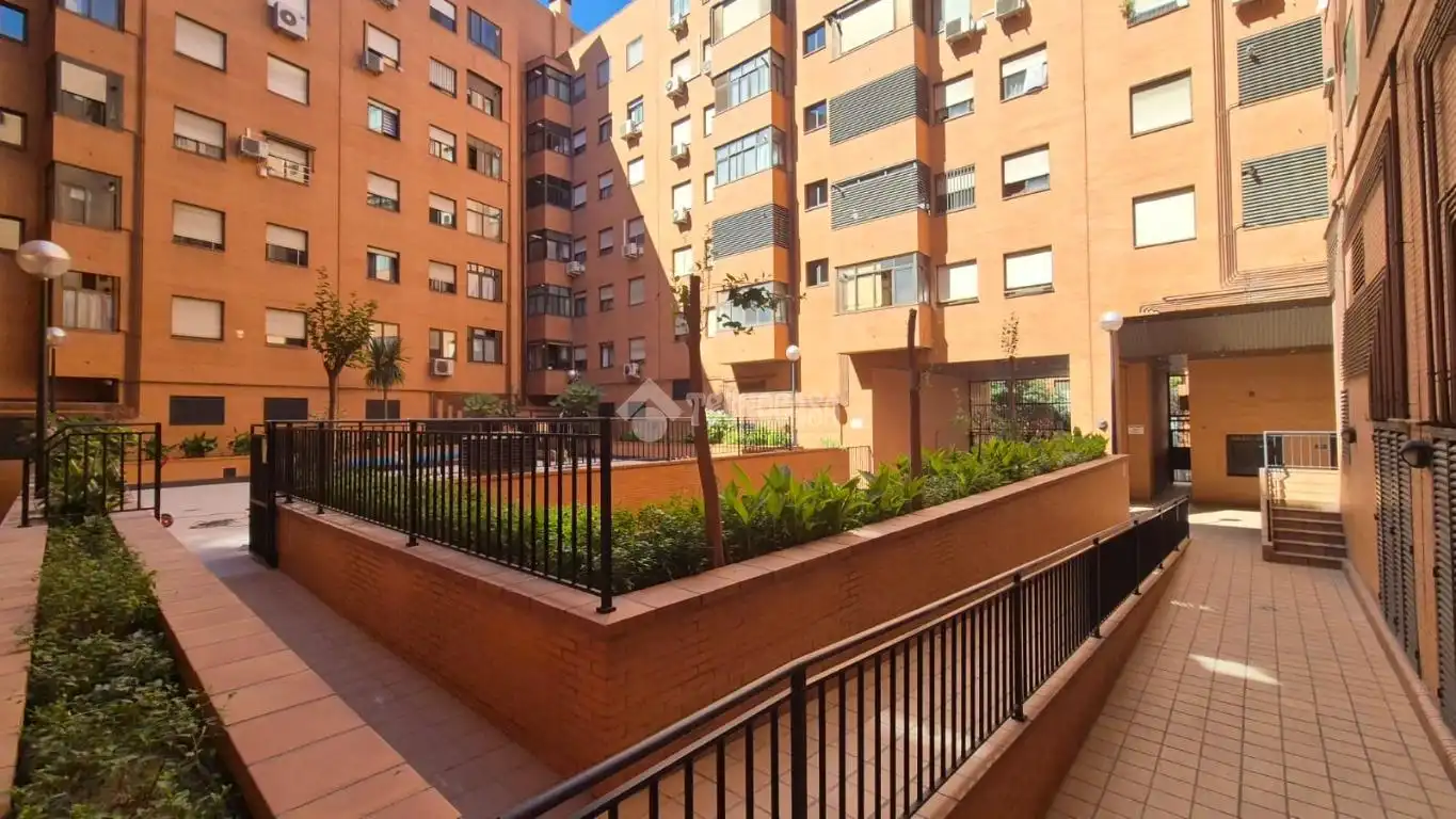 Vista exterior de Piso en venta en Madrid con Aire acondicionado, Calefacción y Parquet