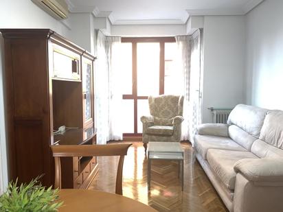 Living room of Flat to rent in  Madrid Capital  with Air Conditioner