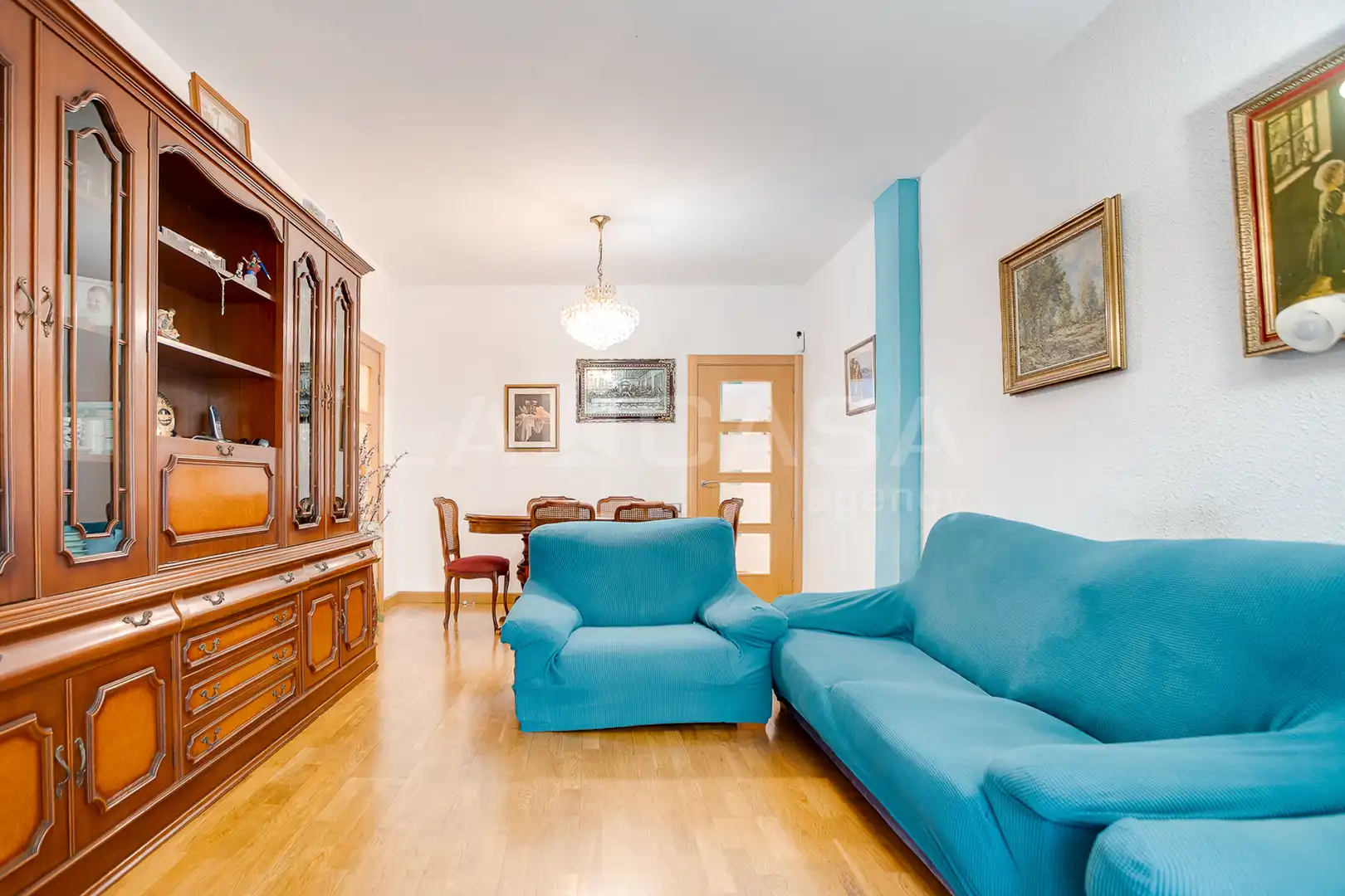 Sala d'estar de Pis en venda en Barcelona amb Aire condicionat, Parquet i Moblat