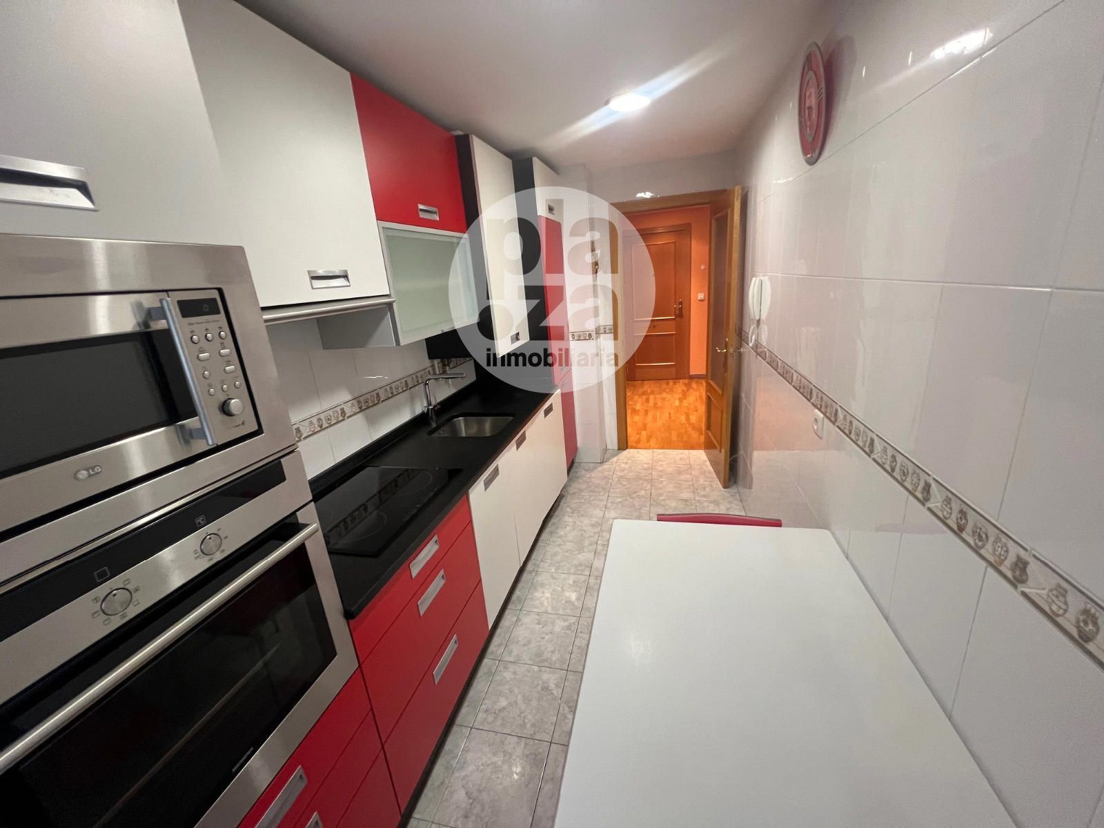 Cocina de Piso en venta en Burgos Capital con Calefacción, Trastero y Amueblado