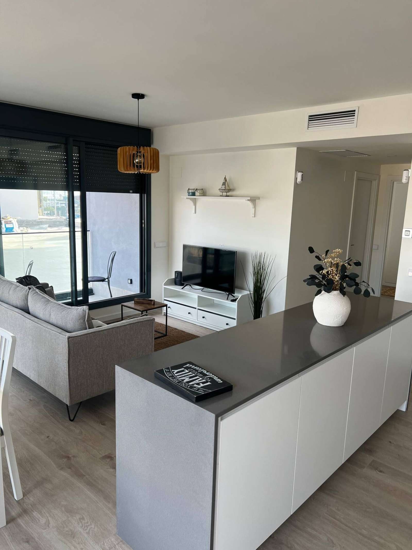 Apartment to share in Port