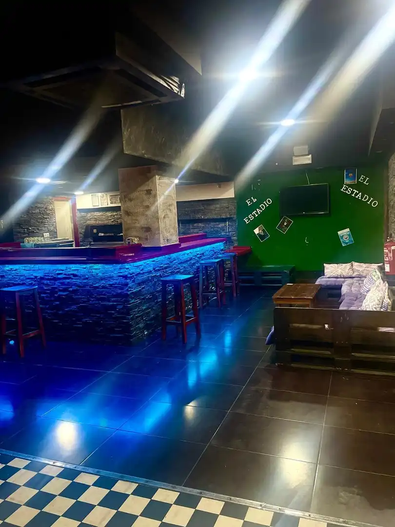 Local en venta en Almerimar