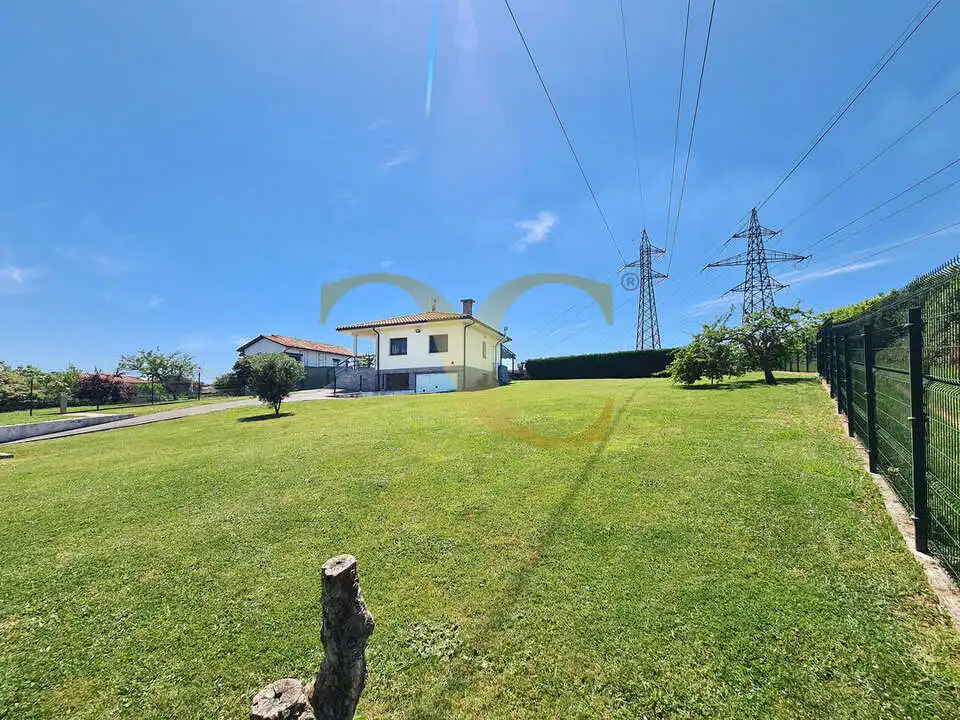 Casa o xalet en venda en Gijón  amb Calefacció, Jardí privat i Terrassa