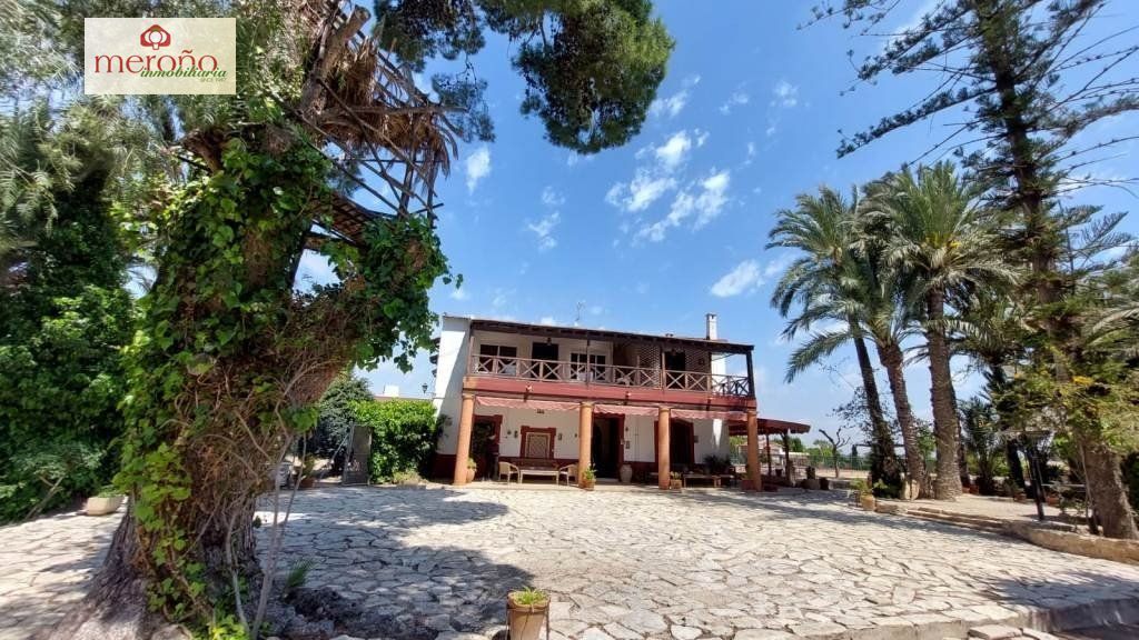 Casa o xalet en venda en Elche / Elx amb Aire condicionat, Calefacció i Jardí privat