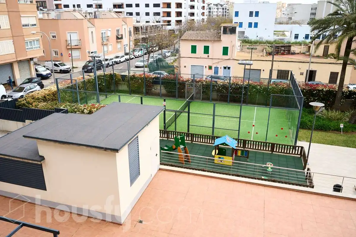 Terrasse von Wohnung zum Verkauf in  Palma de Mallorca mit Klimaanlage, Heizung und Privatgarten