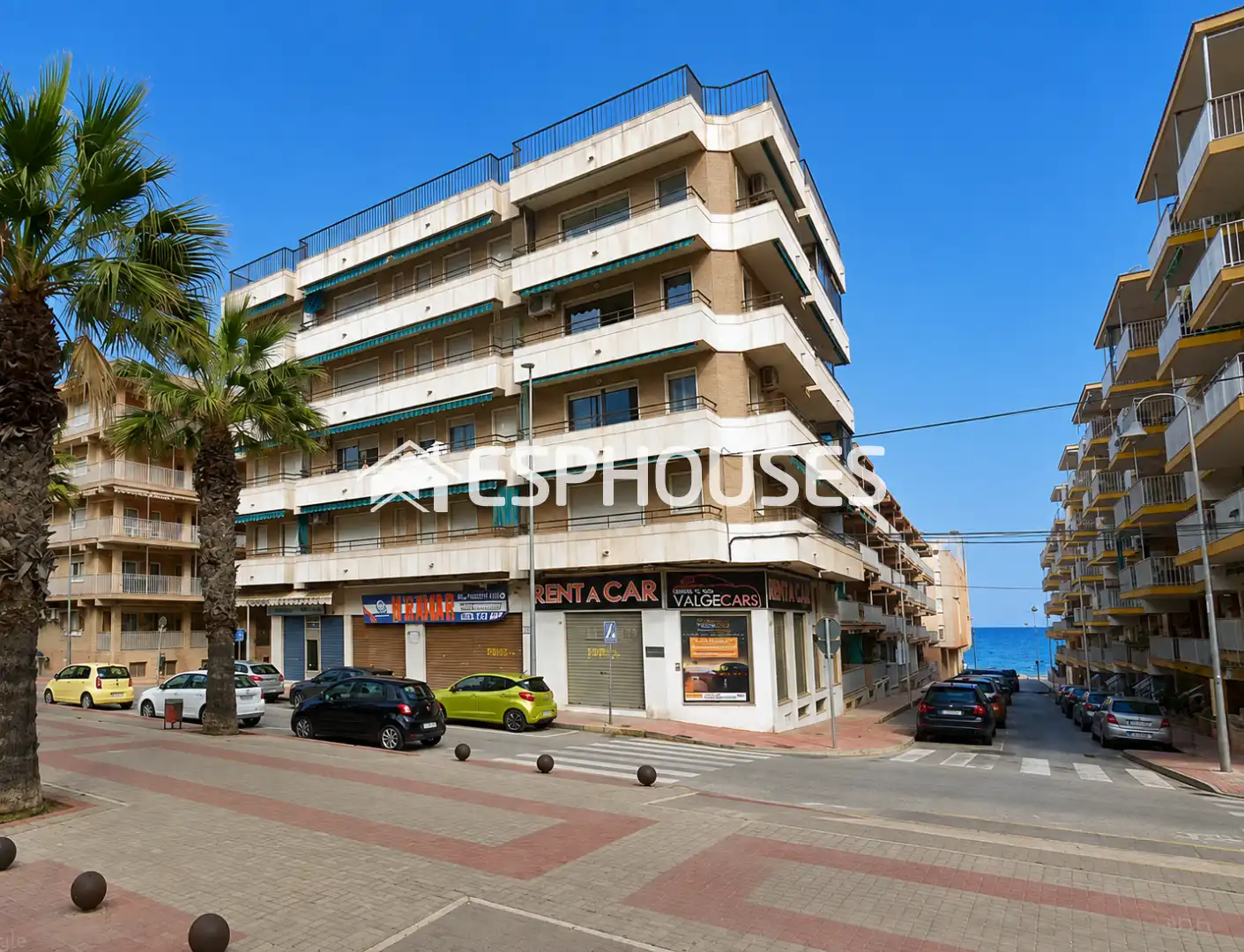 Apartment with terrace for sale in Guardamar Playa
