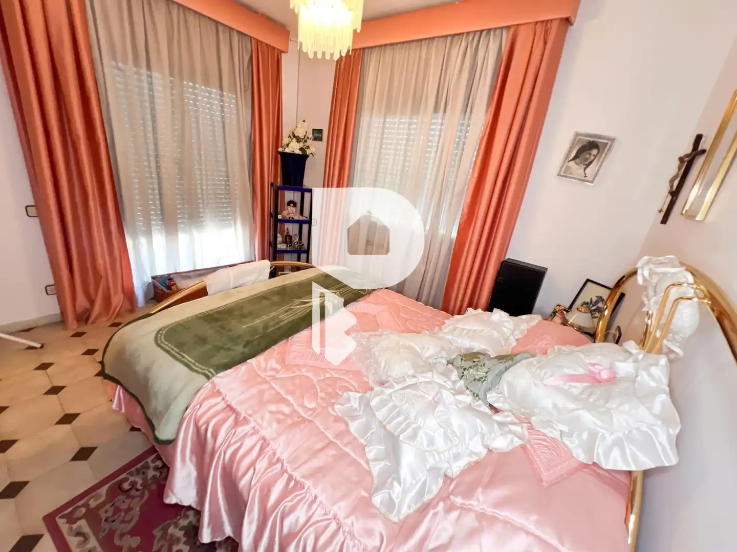 Dormitori de Casa o xalet en venda en Pallejà amb Aire condicionat, Calefacció i Jardí privat