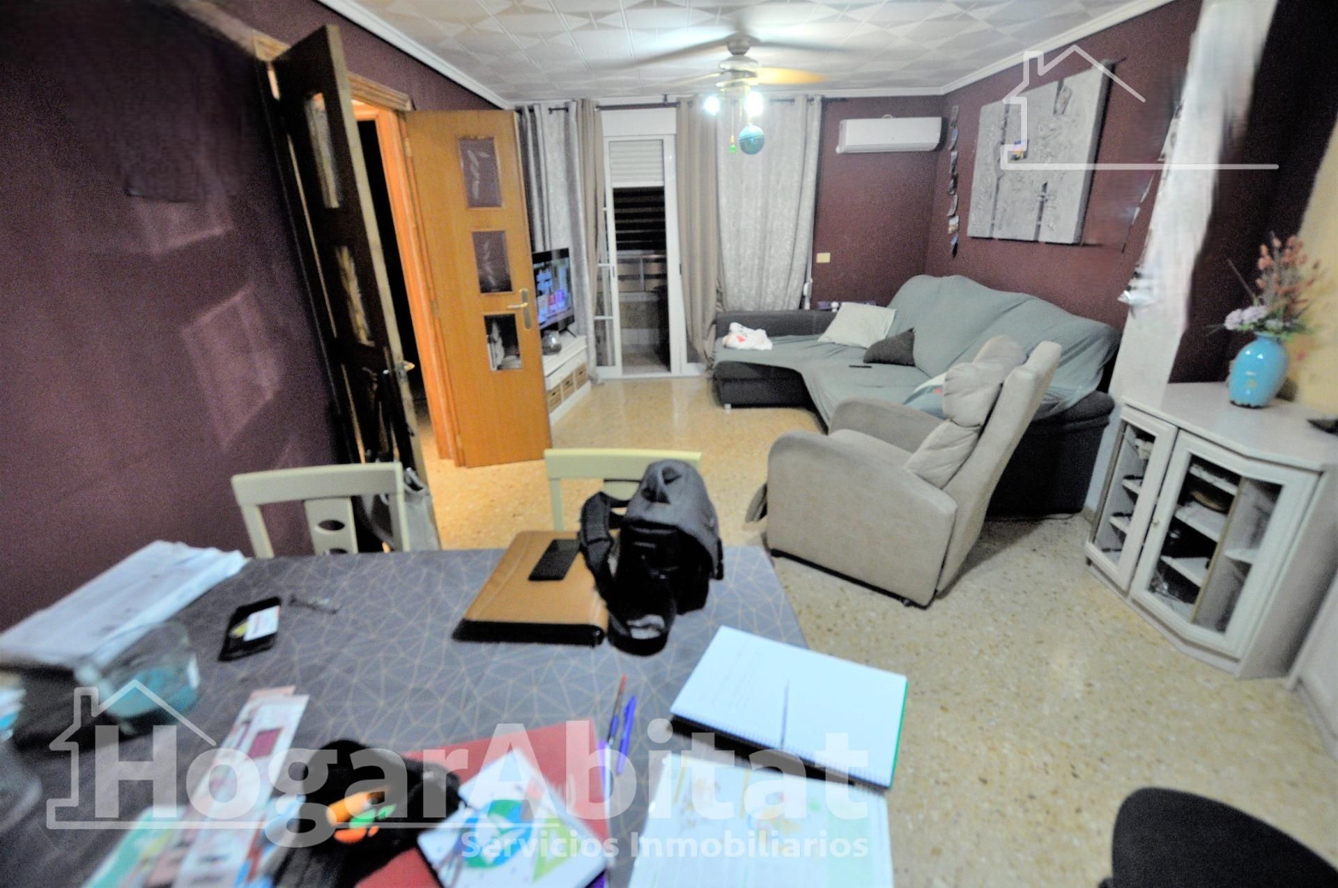 Sala d'estar de Pis en venda en  Valencia Capital amb Aire condicionat, Terrassa i Balcó
