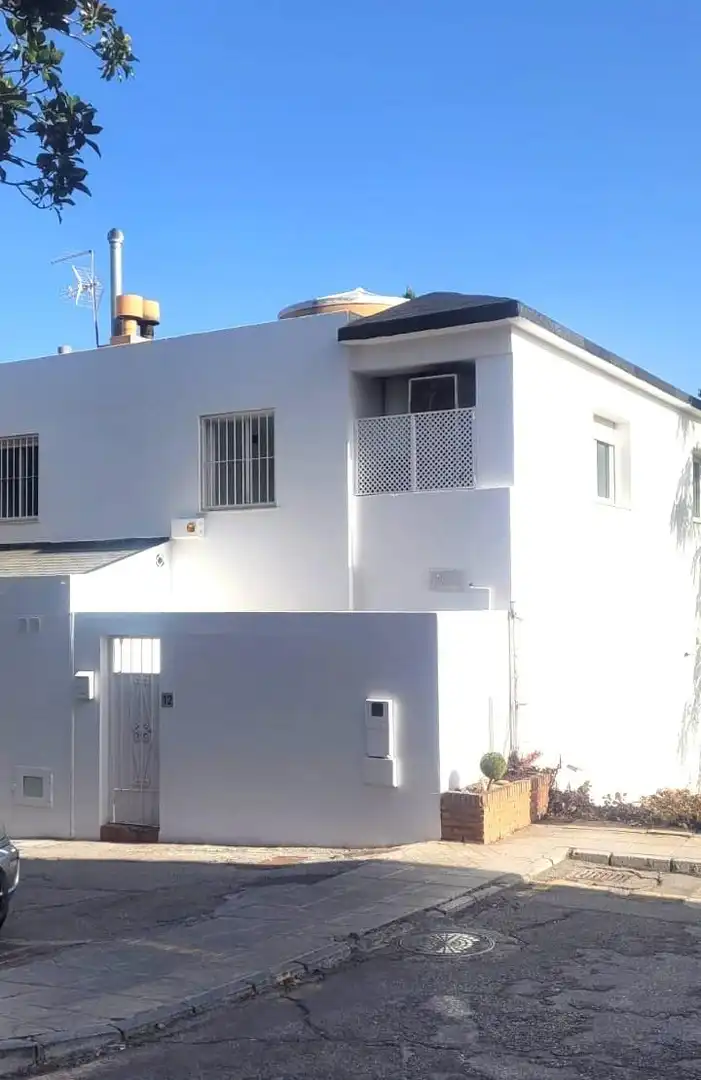 Exterior view of Houses for sale in  Granada Capital  with Air Conditioner