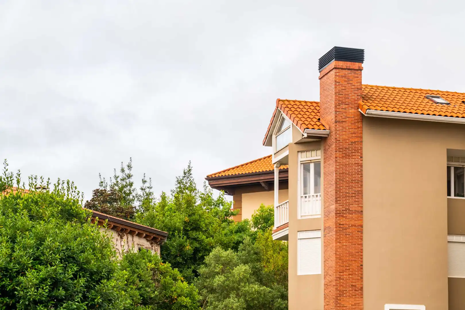 Vista exterior de Casa adosada en venda en Santander amb Calefacció, Parquet i Terrassa