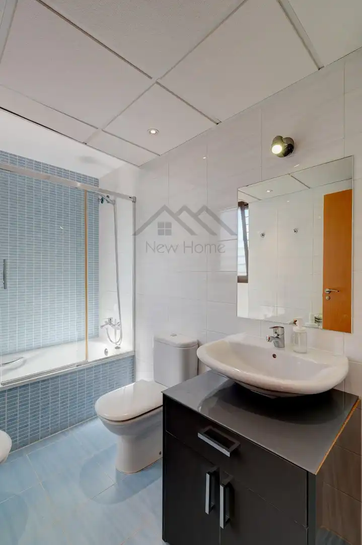 Bathroom of Detached homes for sale in Bétera  with Air Conditioner, Private garden and Parquet flooring