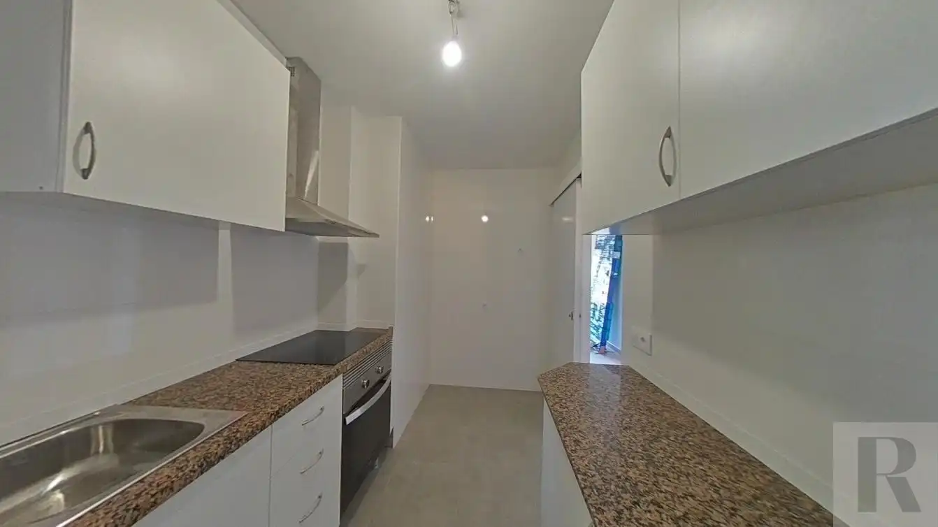 Cuina de Pis en venda en Sabadell amb Terrassa i Balcó