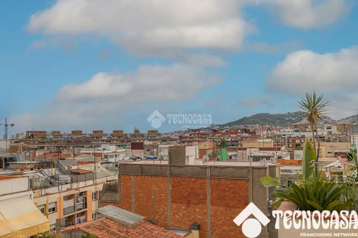 Piso con terraza en venta en Nou Barris, imagen 3