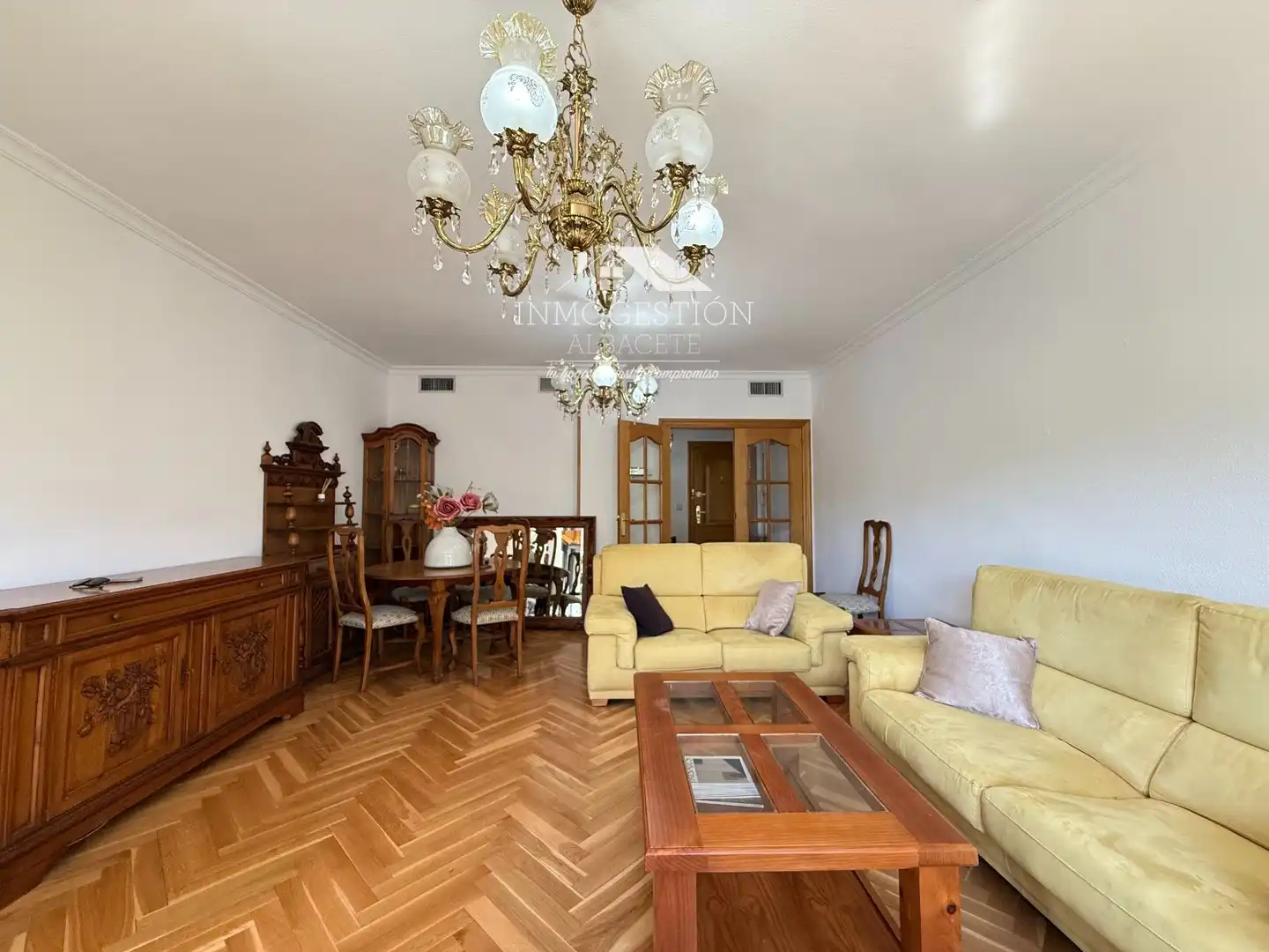 Sala d'estar de Pis de lloguer en Albacete amb Aire condicionat, Calefacció i Parquet
