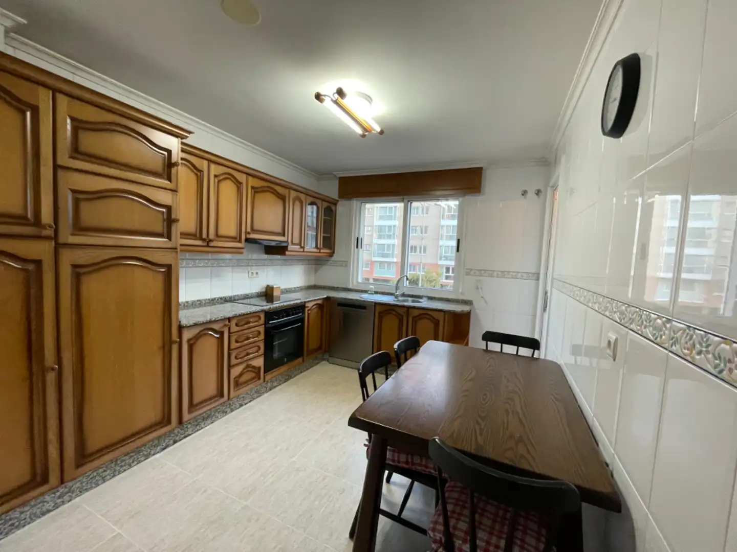Flat for rent in Avenida Esteiro, Esteiro