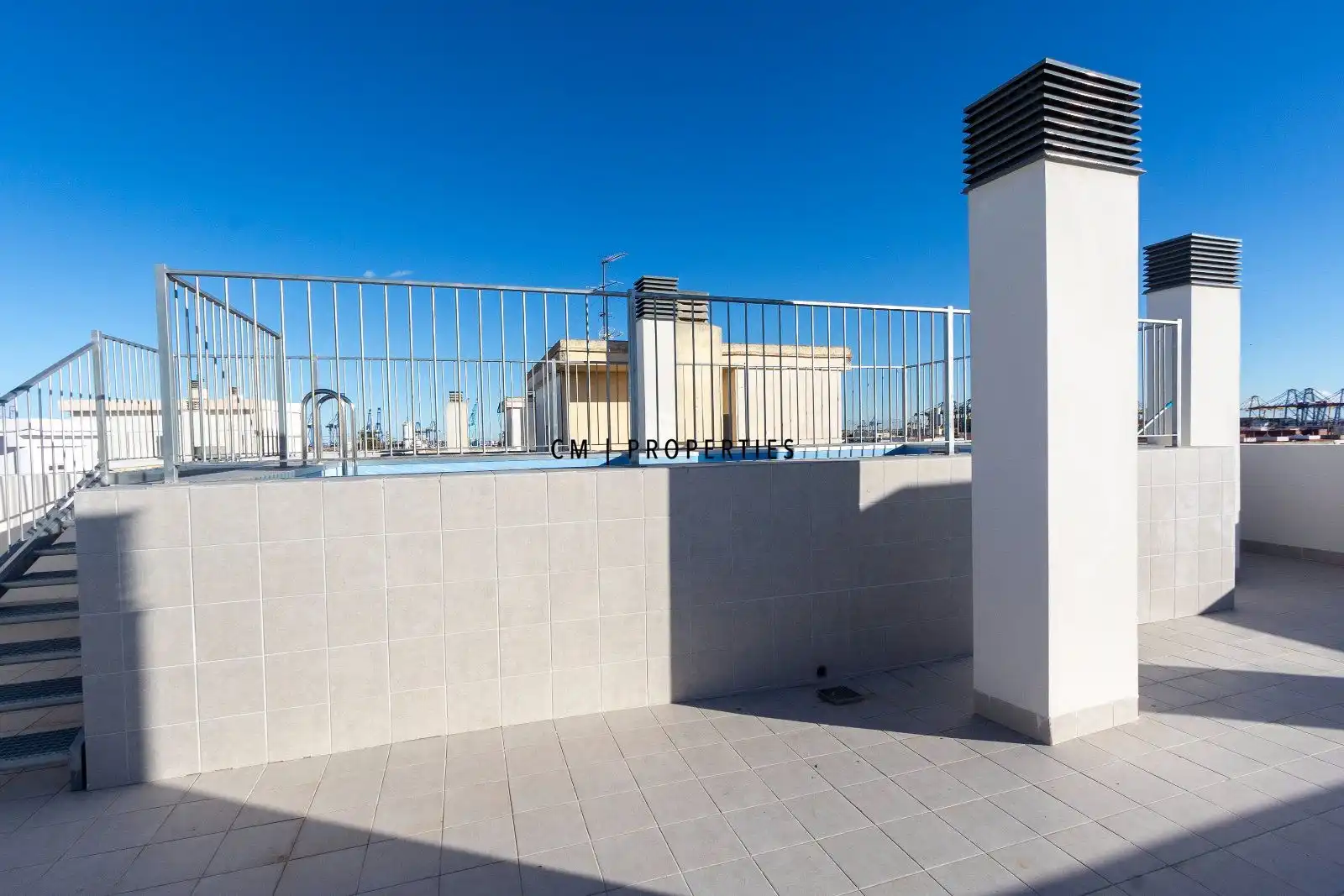Terrasse von Wohnung zur Miete in Valencia mit Terrasse, Abstellraum und Schwimmbad