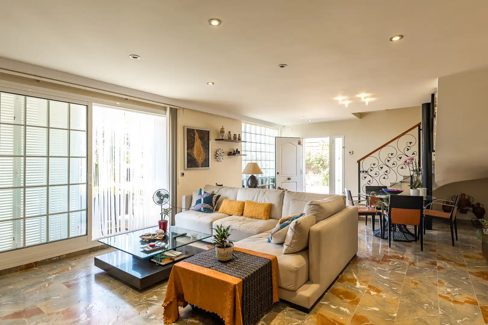 Sala de estar de Casa o chalet en venta en Cubelles con Aire acondicionado, Calefacción y Jardín privado