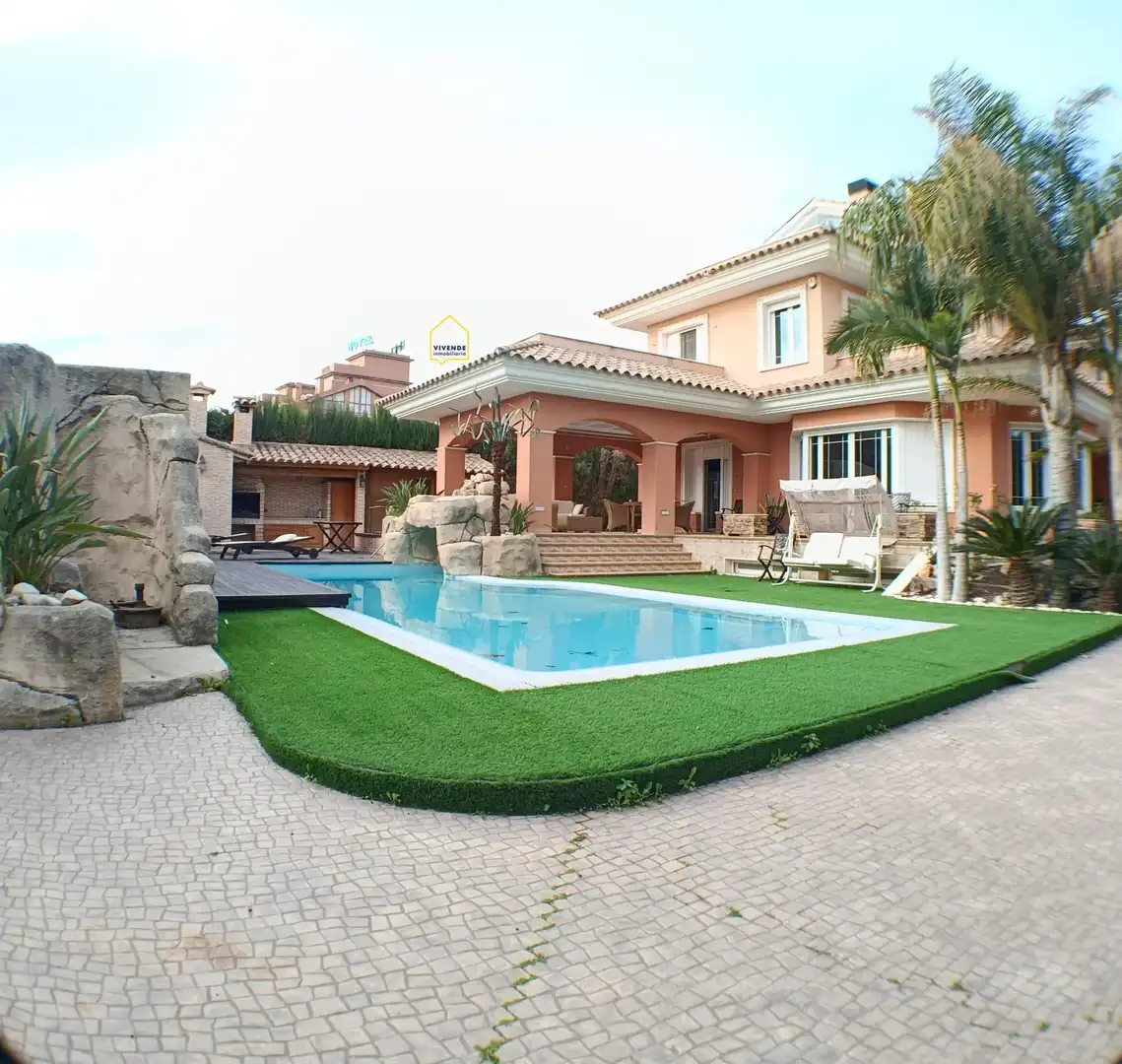 Houses for sale in Sutullena
