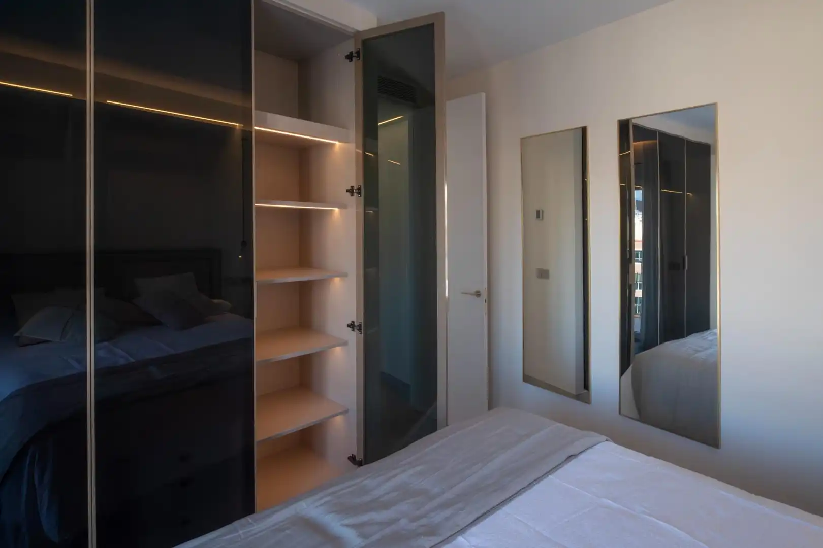 Bedroom of Flat for sale in Málaga  with Air Conditioner, Heating and Terrace