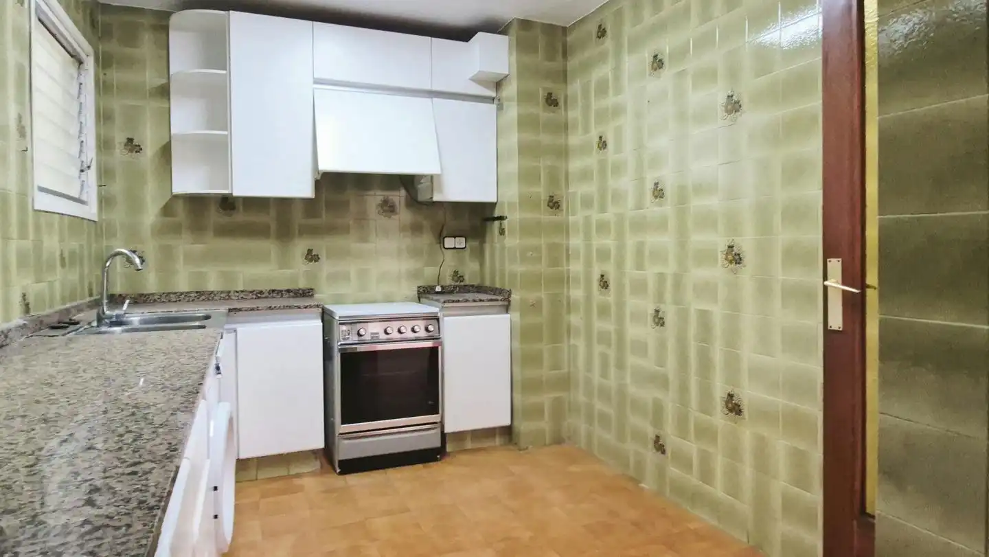 Cuina de Pis en venda en Terrassa amb Calefacció