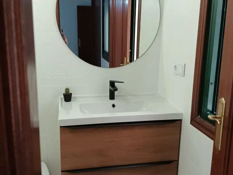 Baño de Piso de alquiler en Arteixo con Calefacción, Parquet y Amueblado