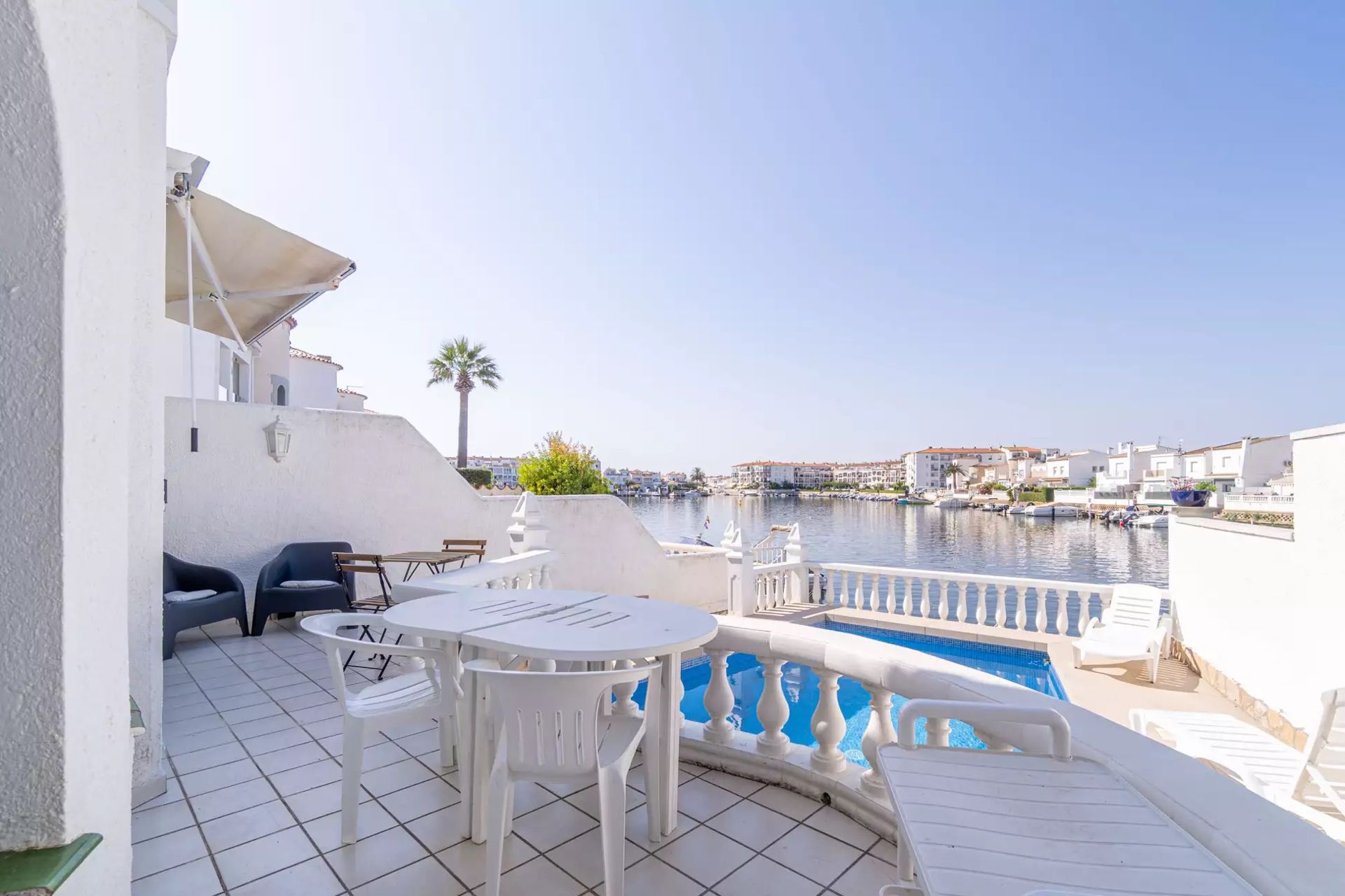 Terrace of House or chalet for sale in Empuriabrava  with Air Conditioner, Terrace and Swimming Pool