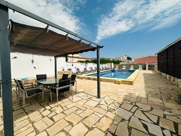 Villa mit Pool zum Verkauf in Les Tres Cales