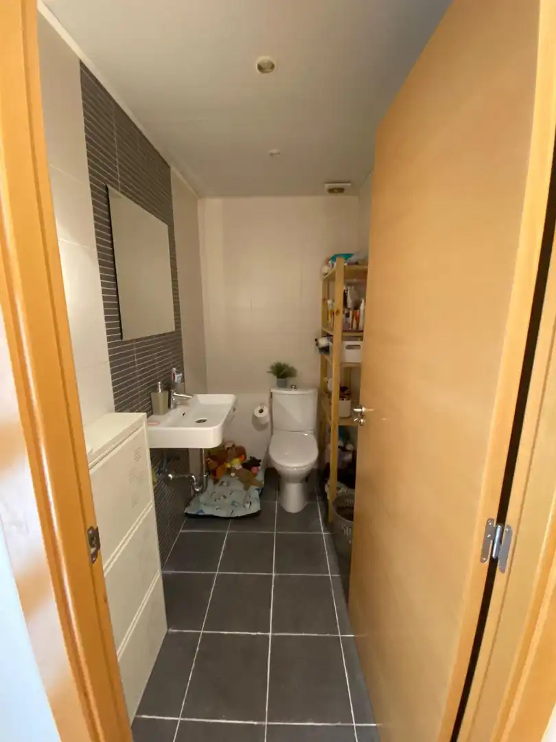 Bathroom of Flat for sale in Mislata  with Air Conditioner, Private garden and Parquet flooring