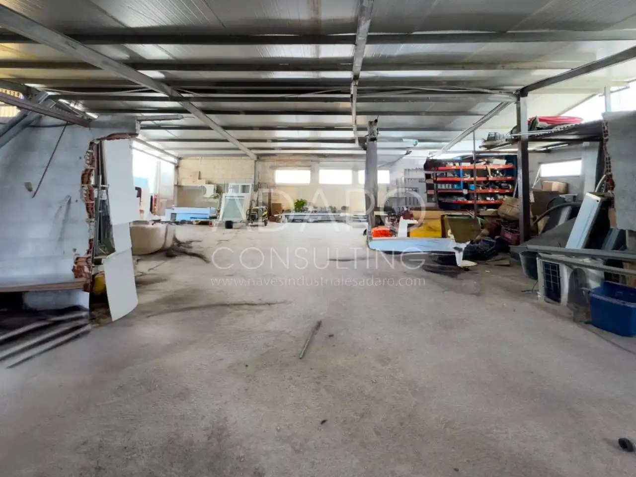 Nave industrial en venta en Calle Puerto de San Glorio