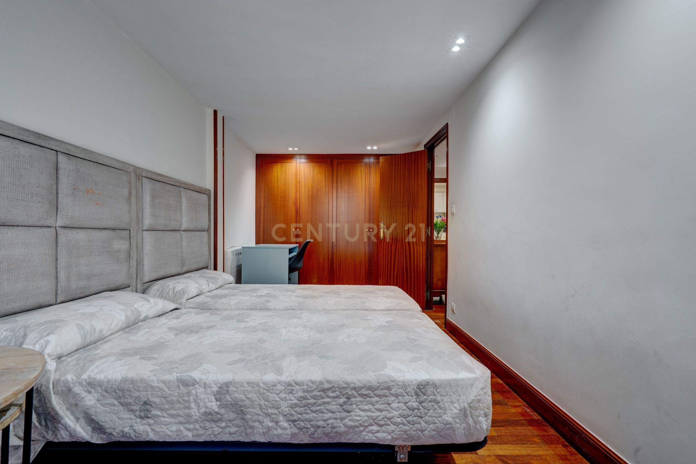 Bedroom of Flat for sale in Donostia - San Sebastián   with Storage room, Washing machine and Microwave