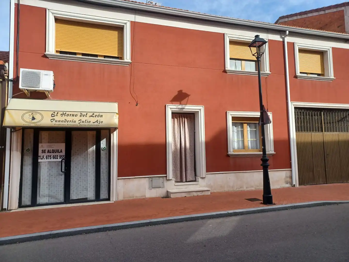 Vista exterior de Local de lloguer en Olmedo