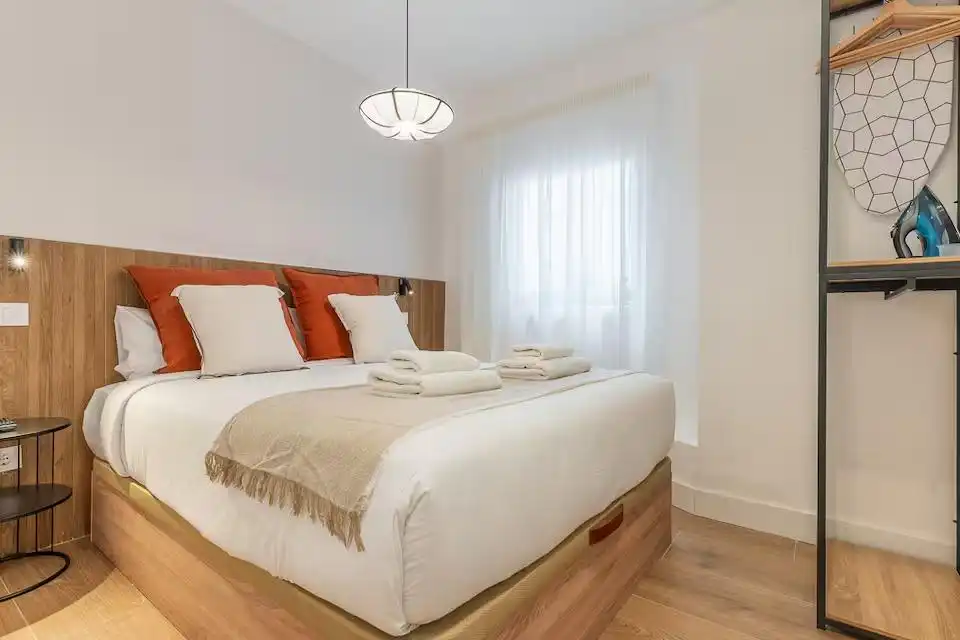 Bedroom of Flat for sale in Madrid  with Air Conditioner, Heating and Private garden