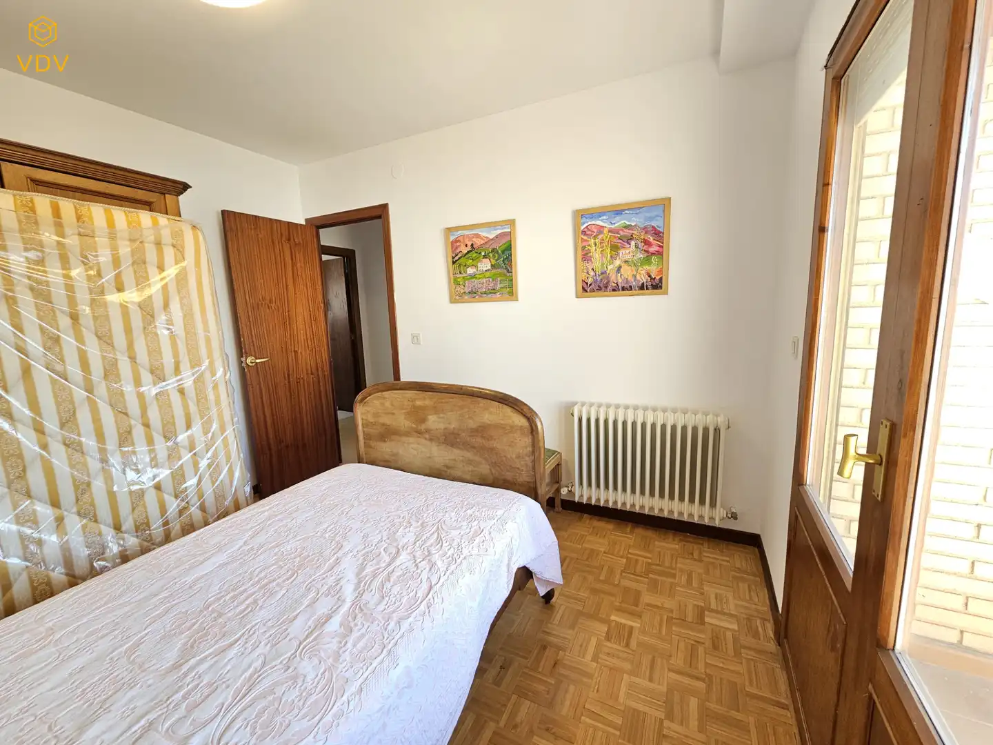 Dormitori de Casa adosada en venda en Cintruénigo amb Calefacció, Parquet i Terrassa