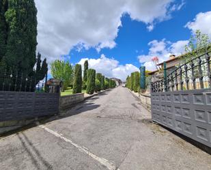 Vista exterior de Casa o xalet en venda en Hazas de Cesto amb Terrassa i Balcó