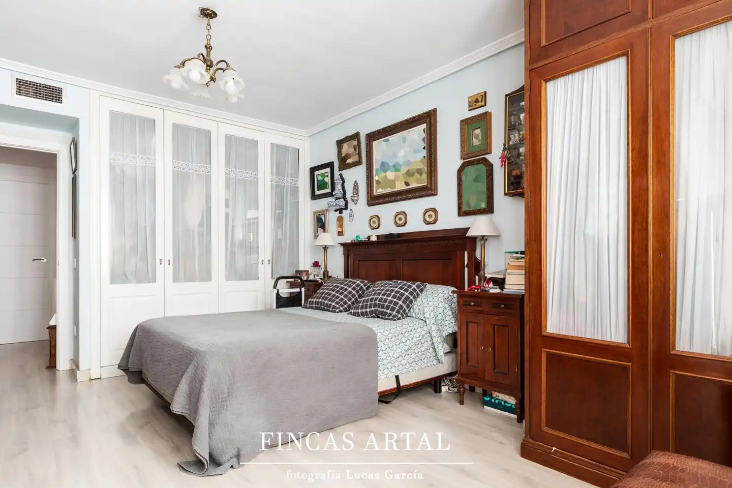 Bedroom of Houses for sale in Zaragoza  with Air Conditioner, Heating and Private garden