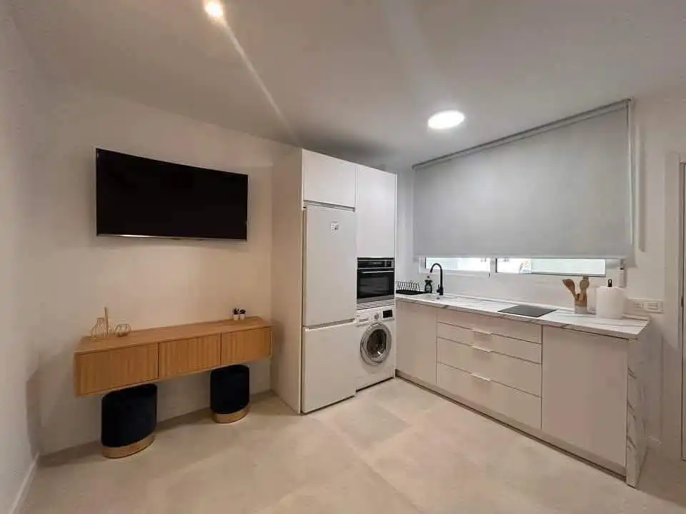Cuina de Apartament en venda en Vélez-Málaga amb Aire condicionat, Moblat i Piscina comunitària