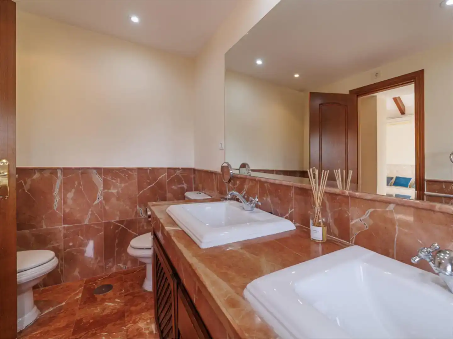 Badezimmer von Dachboden zum Verkauf in Estepona mit Klimaanlage