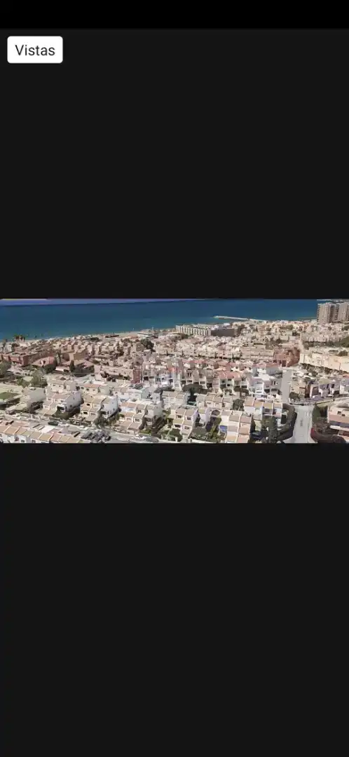 Vista exterior de Casa o xalet en venda en  Almería Capital amb Aire condicionat
