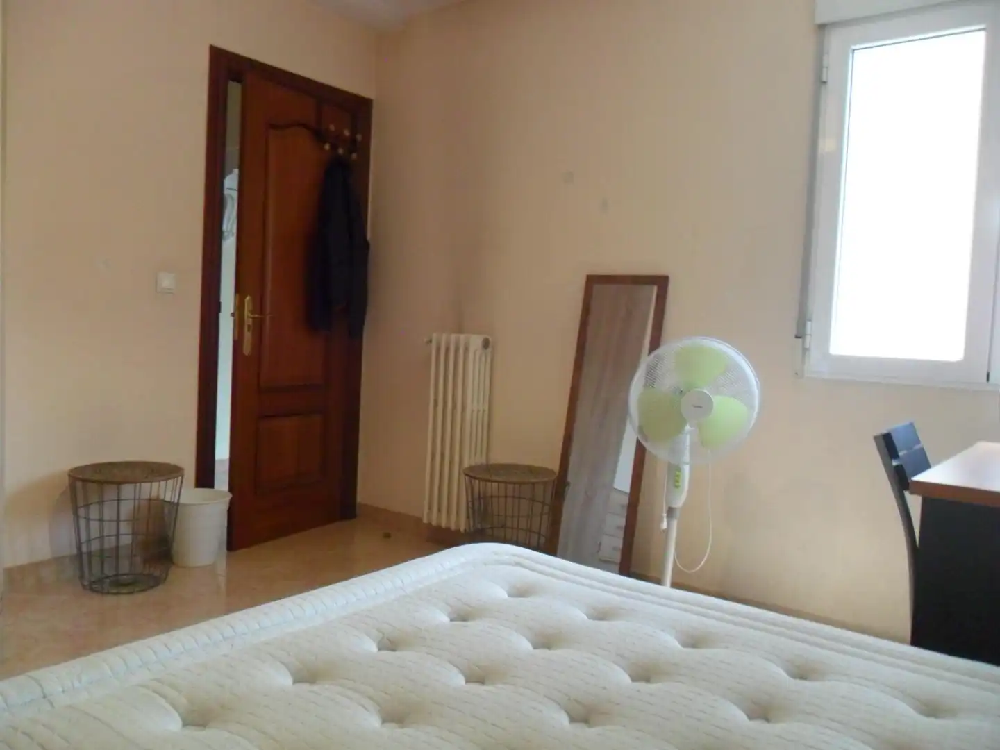 Habitación de Piso de alquiler en Granada con Calefacción y Jardín privado