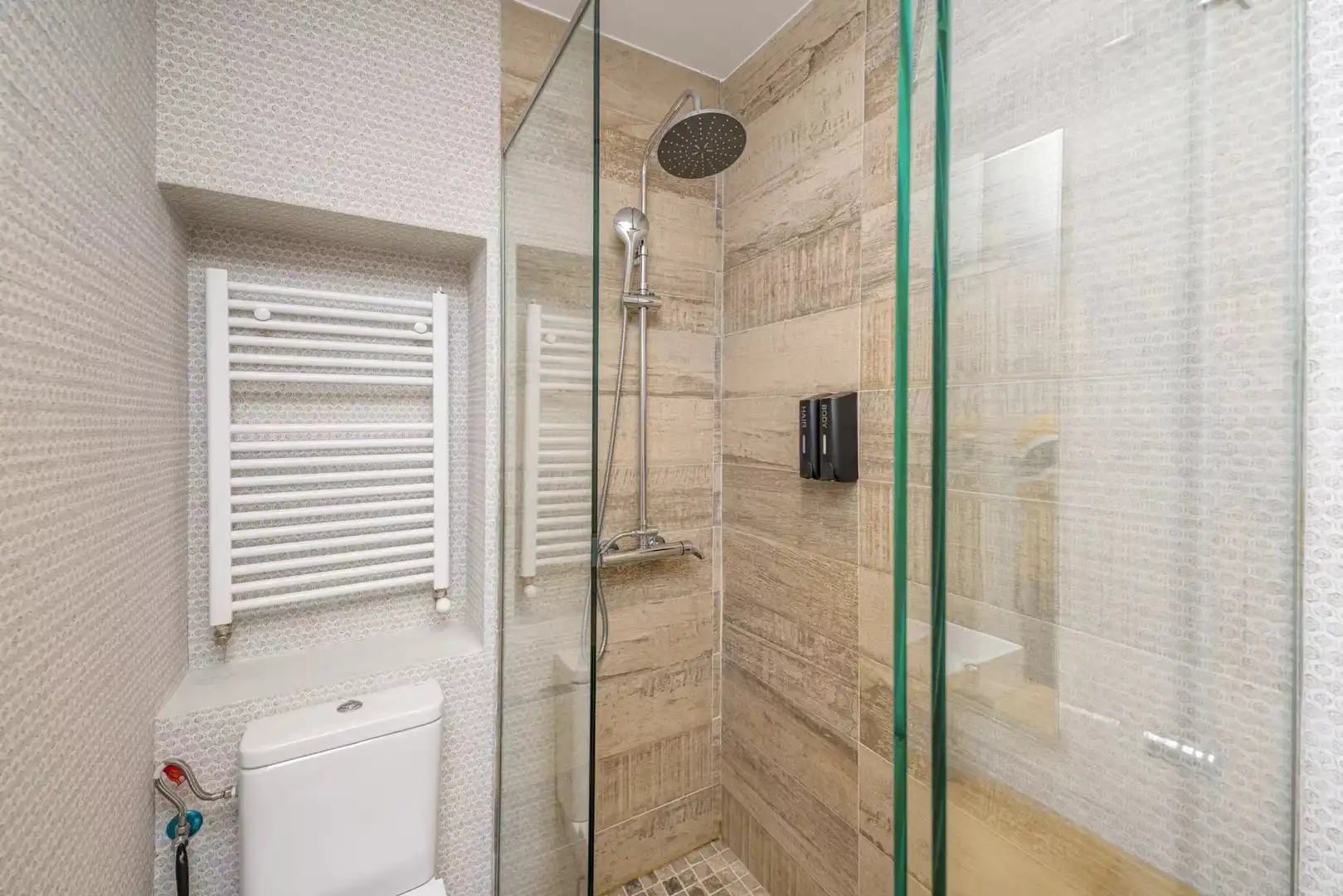 Bathroom of Flat for rent in Madrid  with Air Conditioner, Heating and Terrace